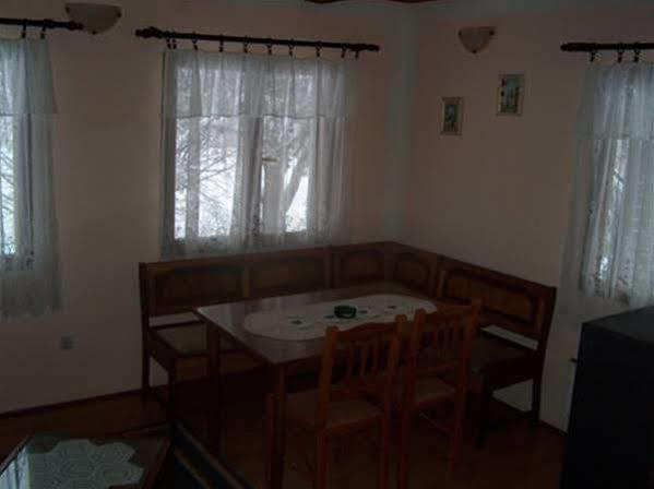 Apartments Family Trauber Korenica Exterior foto