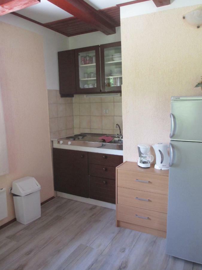 Apartments Family Trauber Korenica Exterior foto